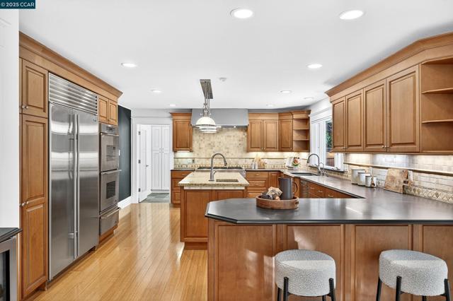 1206 Rimer Dr, Moraga CA: https://media.crmls.org/mediaz/d23e3f2e-542a-40fc-8660-a44e6efdaa50.jpg