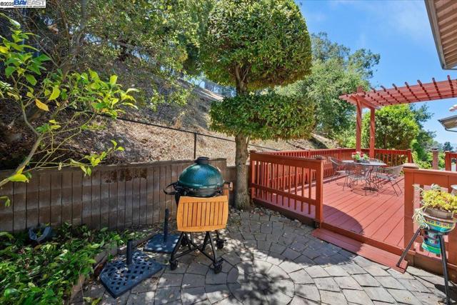 3457 Hackamore Dr, Hayward CA: https://media.crmls.org/mediaz/d23ea6f7-4ee7-422d-bc2b-8133eb52ab5f.jpg