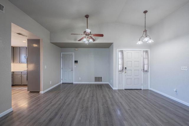 890 Sloat Drive, Salinas CA: https://media.crmls.org/mediaz/d23f09c0-2239-456f-b7ba-b3d694b7f9e9.jpg