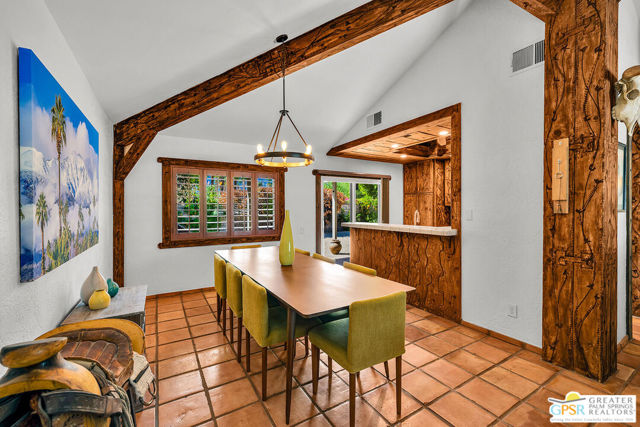 525 W Sunshine Circle, Palm Springs, CA 92264