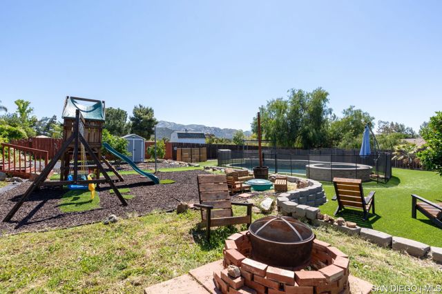 23849 Gymkhana RD, Ramona CA: https://media.crmls.org/mediaz/d23f418b-83ae-4638-9959-f45008729328.jpg
