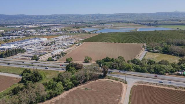 275 Bolsa Road, Gilroy CA: https://media.crmls.org/mediaz/d23f50fe-feb7-423c-b824-5aceb855ffa6.jpg