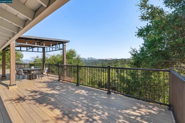 3803 Quail Ridge Road, Lafayette CA: https://media.crmls.org/mediaz/d23f569f-520e-40c6-a7a3-ab1bccc14d29.jpg