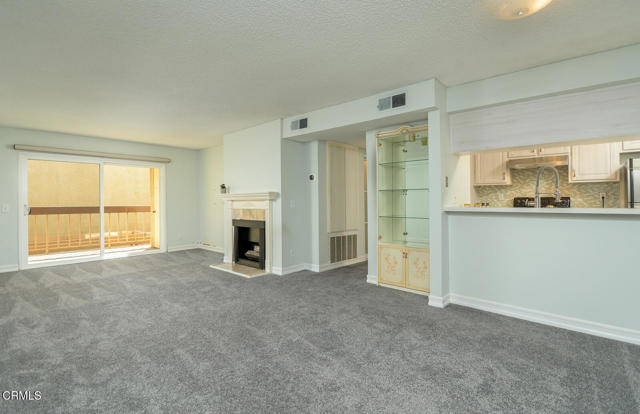 Detail Gallery Image 3 of 21 For 3481 Stancrest Dr #223,  Glendale,  CA 91208 - 2 Beds | 2 Baths