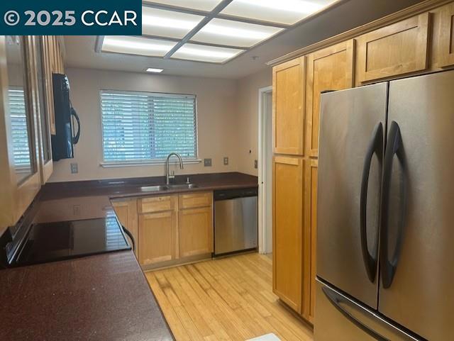 2723 Oak Rd, Walnut Creek CA: https://media.crmls.org/mediaz/d23f92d9-e2f5-4491-81a5-2285342bfb18.jpg