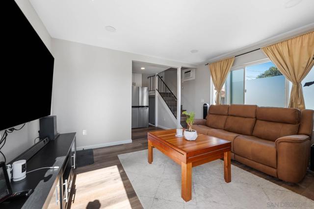 4921 Trojan Ave, San Diego CA: https://media.crmls.org/mediaz/d23fc633-798d-4ecd-b8bb-59a3ed2715ec.jpg