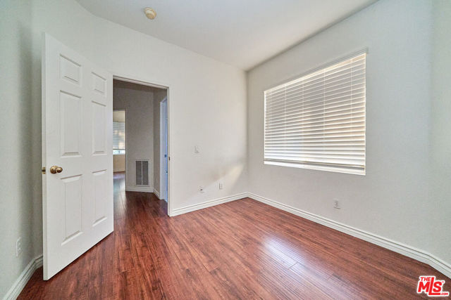 915 Somerville, Irvine CA: https://media.crmls.org/mediaz/d2402213-fa83-4873-86bf-bb21232210cd.jpg