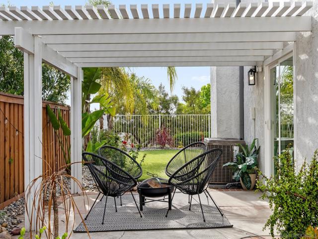 4906 Corte Playa de Castilla, San Diego CA: https://media.crmls.org/mediaz/d240d836-8c7c-4915-9ad3-04778303e702.jpg