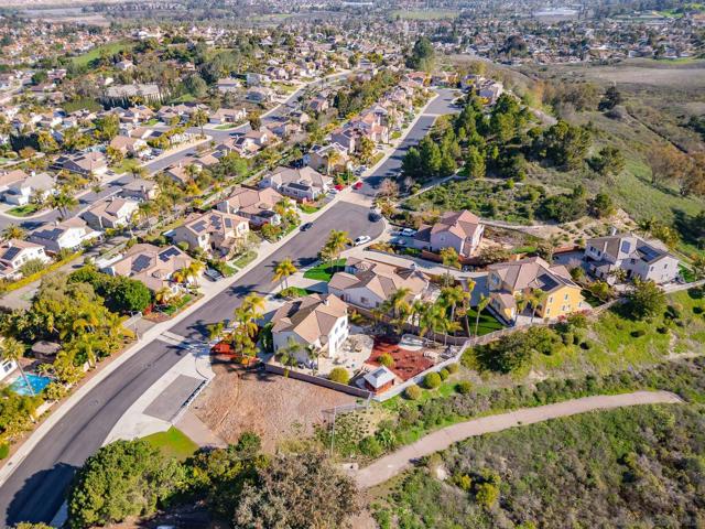 1330 Panorama Ridge Rd, Oceanside CA: https://media.crmls.org/mediaz/d241227e-a785-4b5a-8857-a8b18ba403c8.jpg