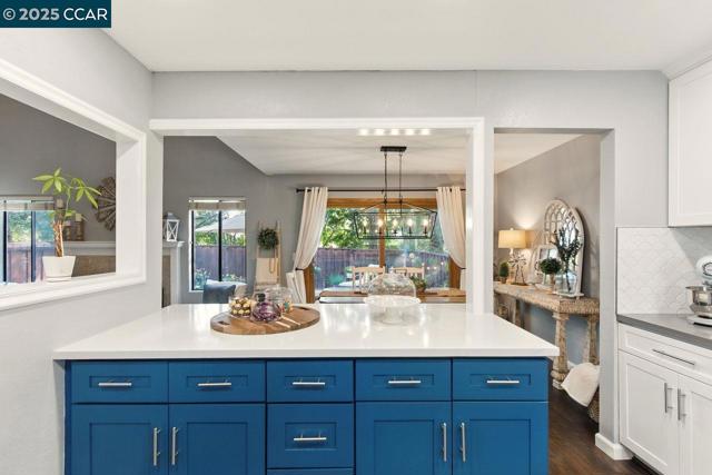 223 Via Pinada Ln, Martinez CA: https://media.crmls.org/mediaz/d2419992-6074-438f-9e13-d5d02b2044ae.jpg
