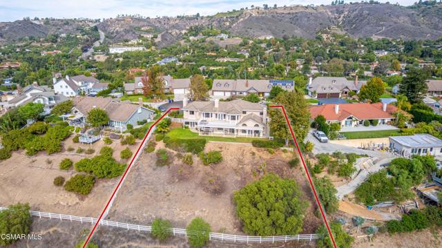 11300 Highridge Court, Camarillo CA: https://media.crmls.org/mediaz/d241d69a-cb87-4eac-addc-cd8bec55a276.jpg