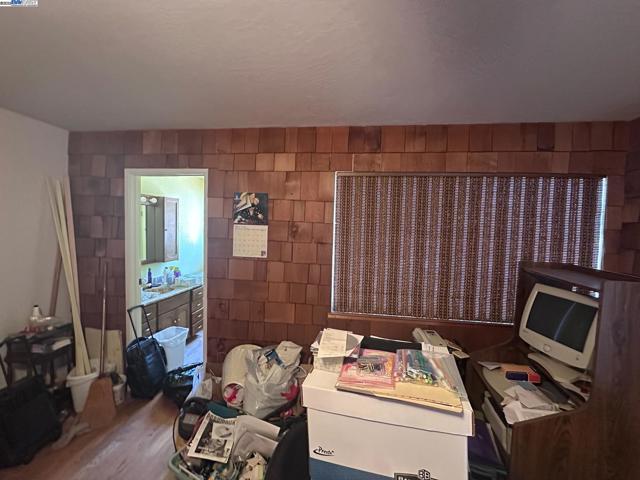 574 Juana Ave, San Leandro CA: https://media.crmls.org/mediaz/d242209d-deee-4dd5-b3e0-99da91dd7958.jpg