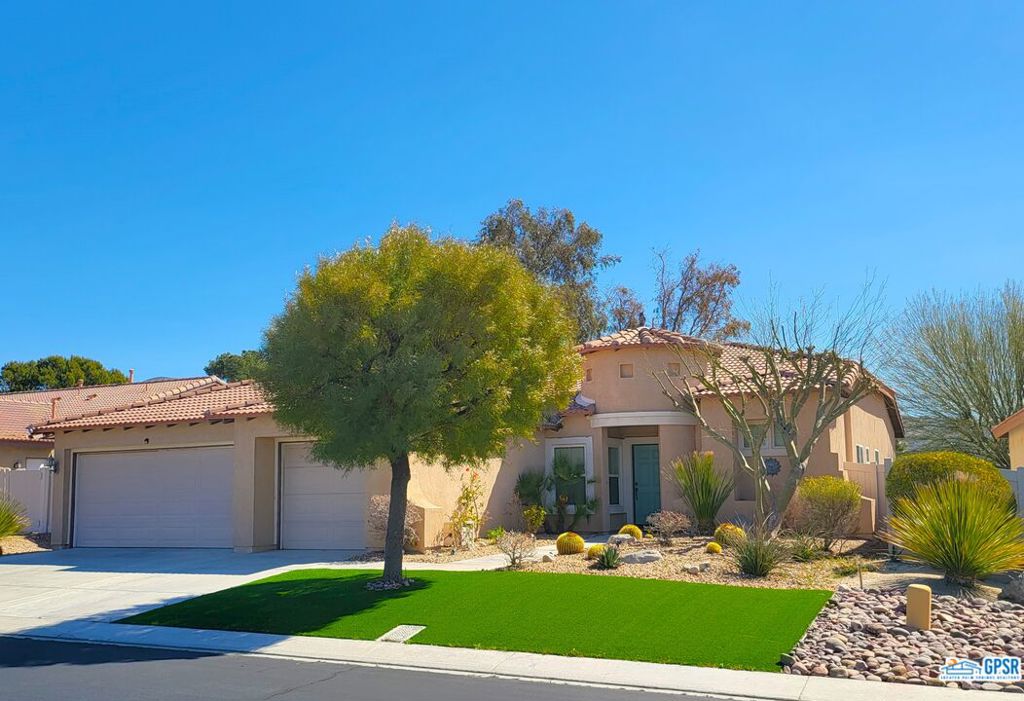 9122 SILVER STAR Avenue