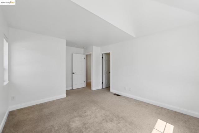 204 Pebblecreek Ct, Martinez CA: https://media.crmls.org/mediaz/d242926a-e07b-4ad7-913a-8ffceb56d622.jpg