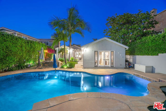 1116 Stanford Street, Santa Monica CA: https://media.crmls.org/mediaz/d2429854-f075-4584-820a-3cf53f749749.jpg