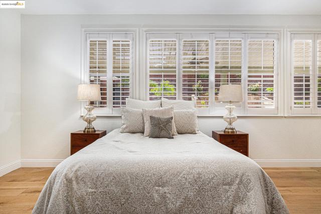 5235 Ramsdell Ct, Antioch CA: https://media.crmls.org/mediaz/d242aa93-8888-4988-a2f2-ab594a539aee.jpg