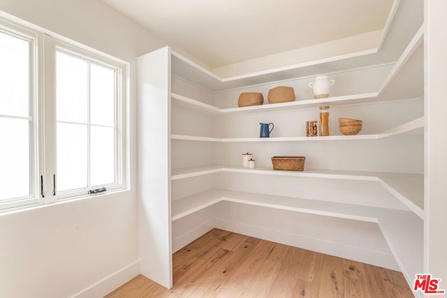 2455 23rd Street, Santa Monica CA: https://media.crmls.org/mediaz/d2433237-967d-4311-910e-02eabc7147a7.jpg