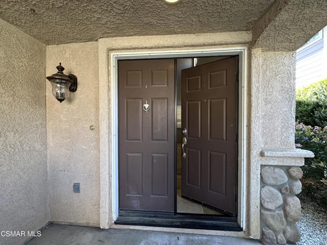 1755 Empty Saddle Road, Simi Valley CA: https://media.crmls.org/mediaz/d24361aa-b094-4963-b51c-adb66fa3ad93.jpg
