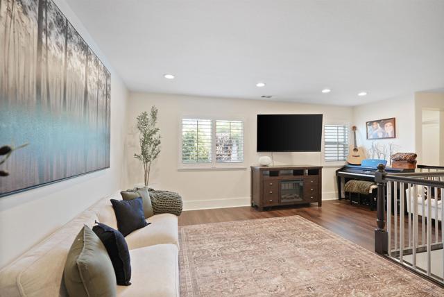 Detail Gallery Image 15 of 72 For 25351 Forest St, Corona,  CA 92883 - 5 Beds | 5 Baths