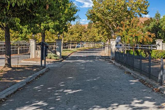 5955 Diablo Hills Road, Tres Pinos CA: https://media.crmls.org/mediaz/d2447e3d-d5b5-449c-b150-a401a6e60323.jpg
