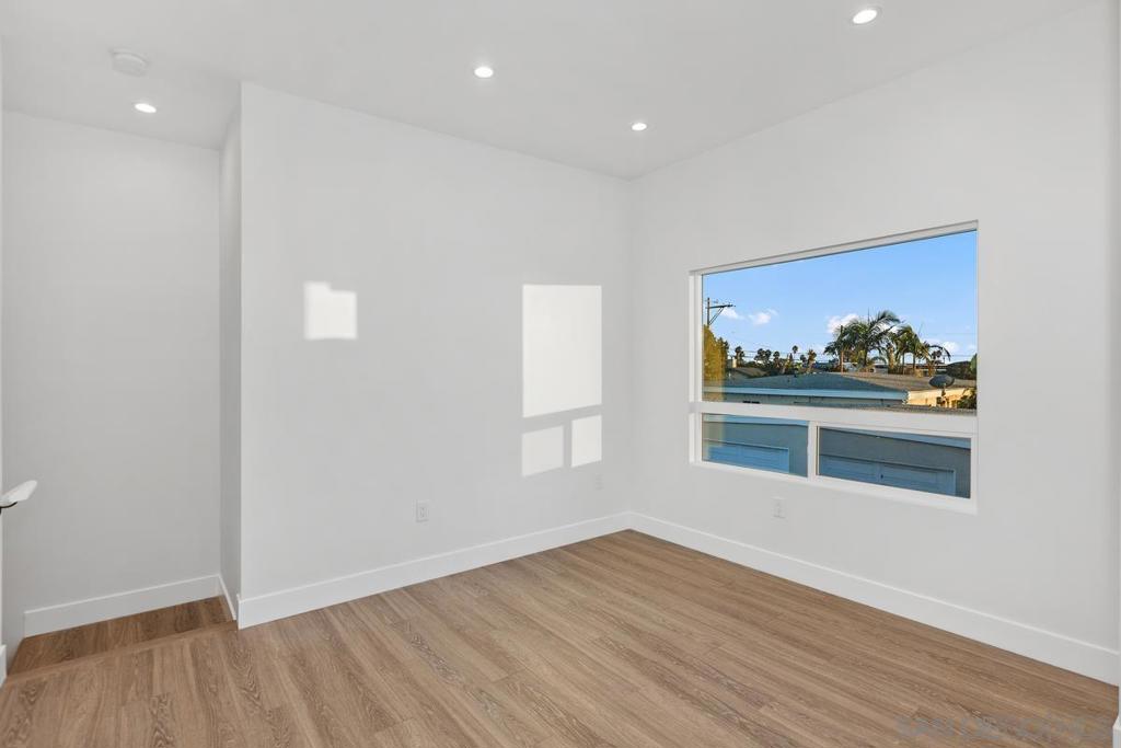 MLS #250036132SD image #23