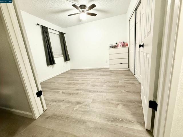 405 405 Weymouth, Hercules CA: https://media.crmls.org/mediaz/d2454020-1b06-4c26-88ee-c35467c8cca3.jpg