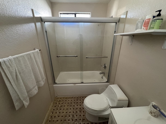 Image 11 of 14 For 2031 Lee Ave