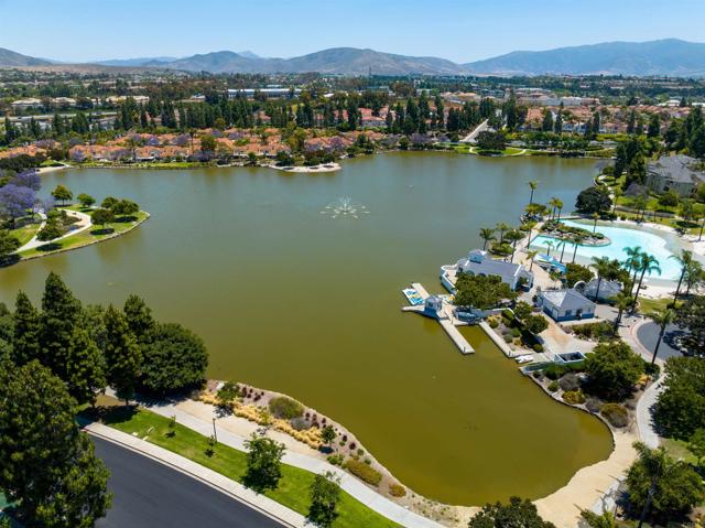 707 Eastshore Terrace, Chula Vista CA: https://media.crmls.org/mediaz/d247071b-eadf-4923-89ea-81385abcc536.jpg