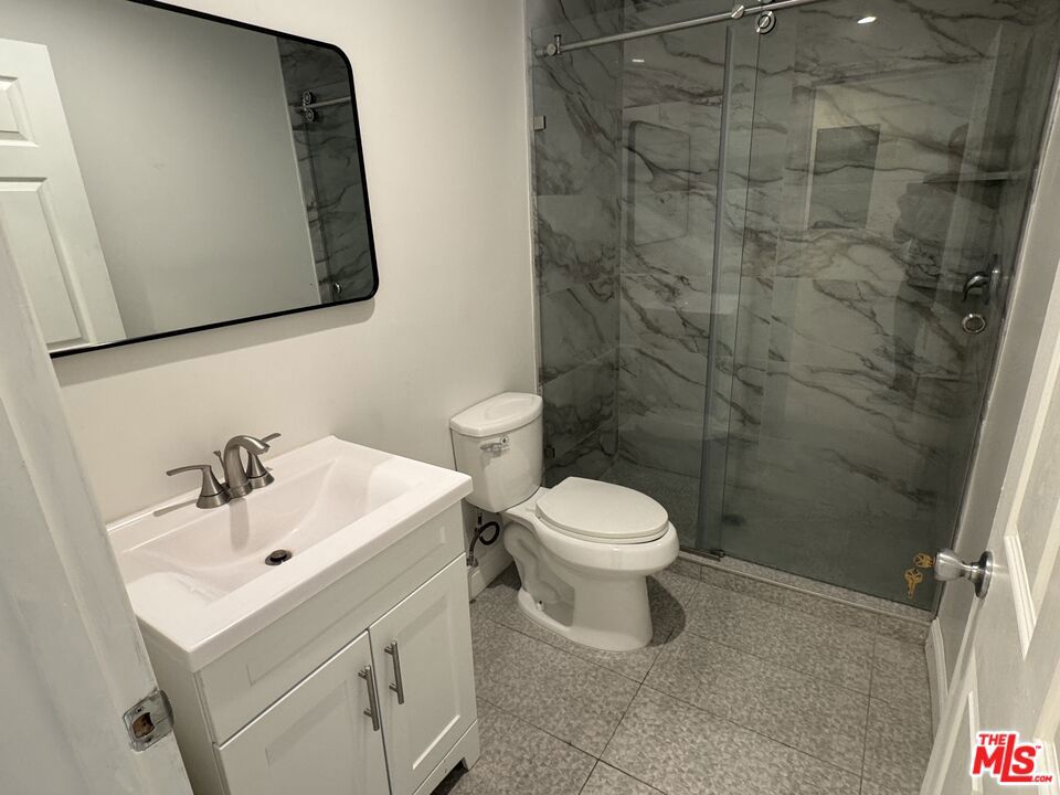 https://media.crmls.org/mediaz/d2480a6e-879e-4f42-a03b-ea02fb4fc986.jpg?preset=X-Large