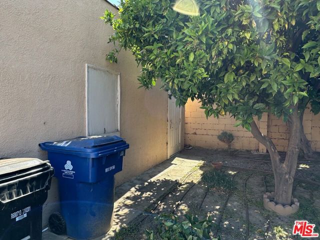 1179 N Berendo Street, Los Angeles CA: https://media.crmls.org/mediaz/d24880d8-0a36-4261-b505-3319d815f465.jpg