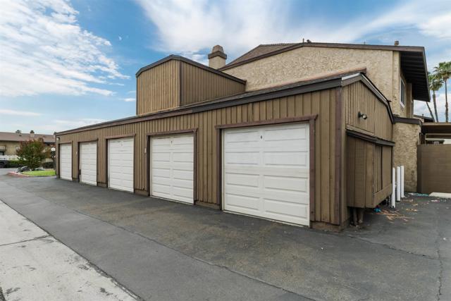 982 E Main St, El Cajon CA: https://media.crmls.org/mediaz/d248881e-df09-48e5-a0a7-940b7057629f.jpg