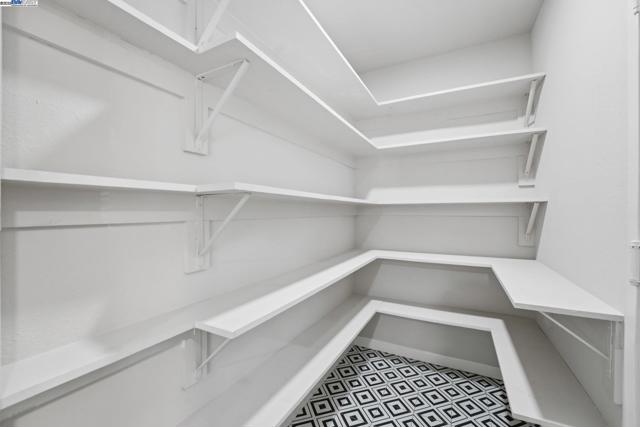 33177 Quail Drive, Union City CA: https://media.crmls.org/mediaz/d248b27a-b060-4f35-b8e2-70e099e40c04.jpg