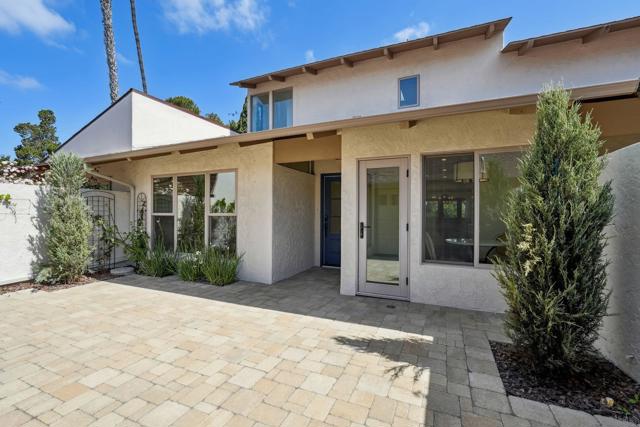 211 Via Osuna, Rancho Santa Fe CA: https://media.crmls.org/mediaz/d248fa2b-e048-4e9b-875e-94e301bed0f7.jpg