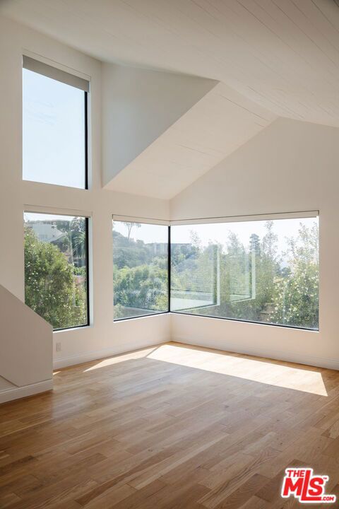 View 25