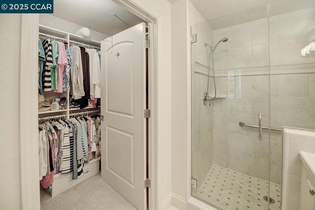 5920 Horsemans Canyon Dr, Walnut Creek CA: https://media.crmls.org/mediaz/d24a038c-394e-4eab-b488-c135583c7014.jpg