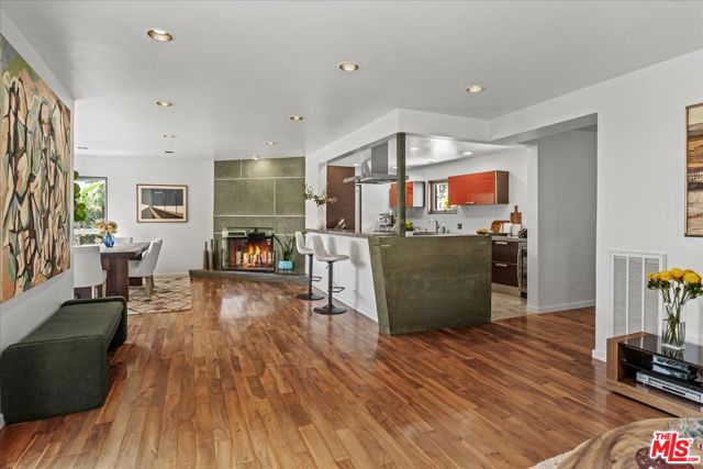 3234 Hillock Drive, Los Angeles CA: https://media.crmls.org/mediaz/d24a4478-e96e-43d0-9a51-18d5a3156d29.jpg