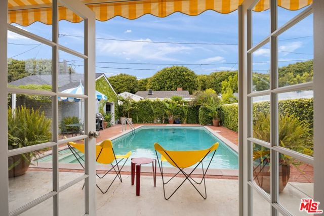 11121 Franklin Avenue, Culver City CA: https://media.crmls.org/mediaz/d24a51ce-588c-49cd-8c0a-aeaa661d3f32.jpg