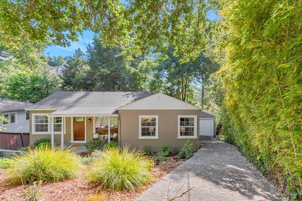 25 Overlake Court
