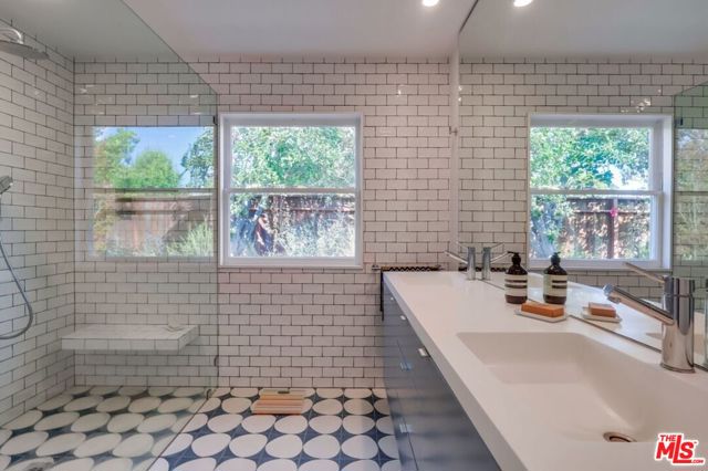 7706 Chandelle Place, Los Angeles CA: https://media.crmls.org/mediaz/d24a573f-c2c7-4302-ab89-e15a01ce39c7.jpg
