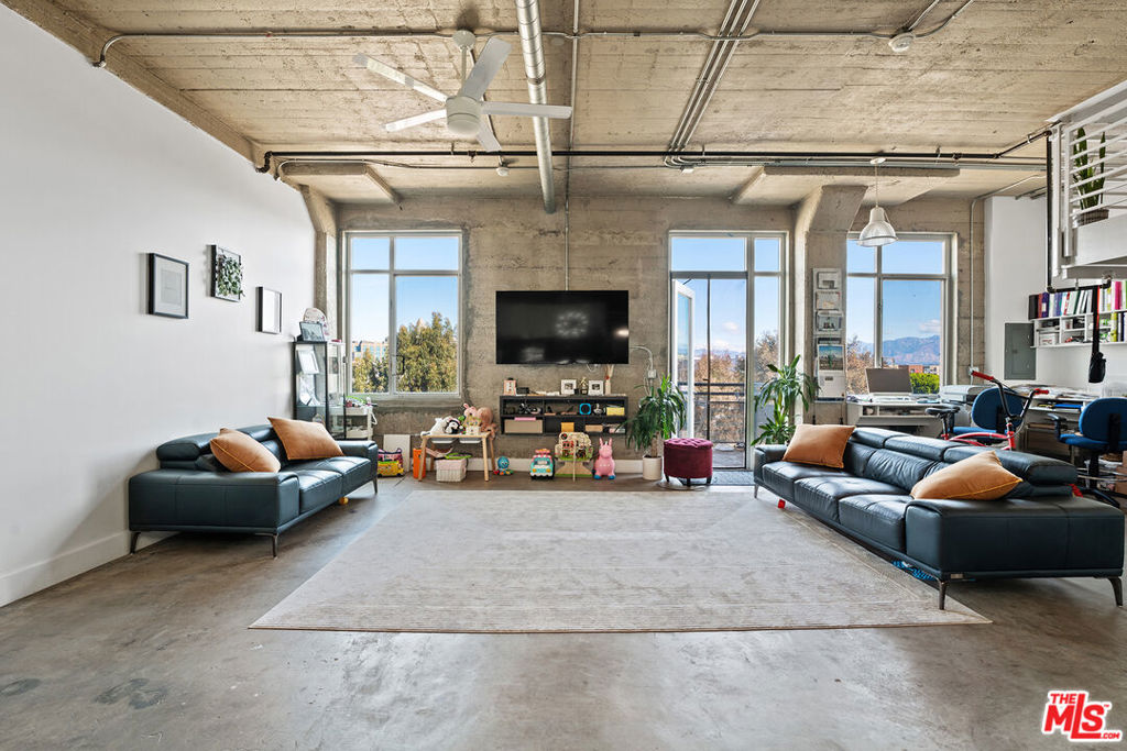 825 E 4th Street #503