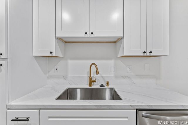 4855 Cole ST, San Diego CA: https://media.crmls.org/mediaz/d24b13da-8a53-4dad-8b2e-979d51b0761b.jpg