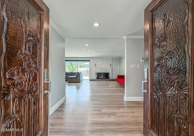 23225 Cass Avenue, Woodland Hills CA: https://media.crmls.org/mediaz/d24bd066-5a8d-4bb8-b057-a0fa45e98931.jpg
