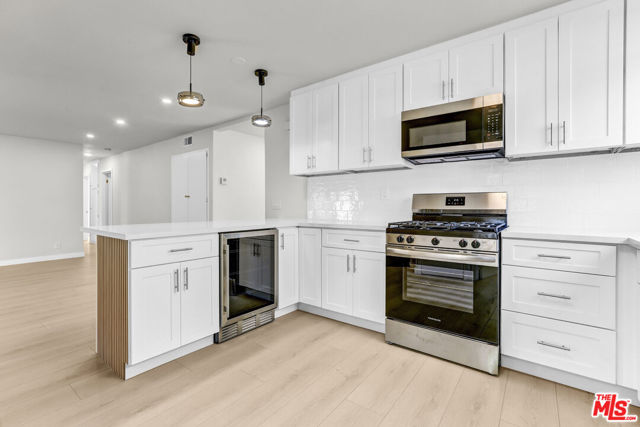 23335 Schoolcraft Street, West Hills CA: https://media.crmls.org/mediaz/d24ccfb5-b233-4041-ad16-76f0688cd6ad.jpg