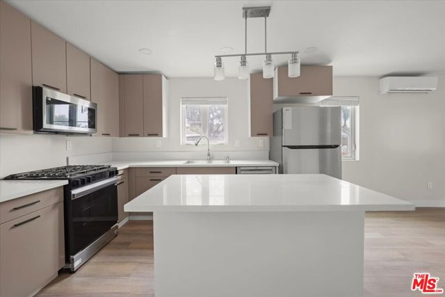 1317 Punta Gorda, Santa Barbara CA: https://media.crmls.org/mediaz/d24d181c-20bc-4c71-81a2-1b58bcf7b0b2.jpg