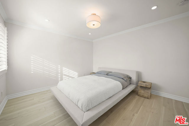 4729 Monarca Drive, Tarzana CA: https://media.crmls.org/mediaz/d24d45a9-7c08-47fd-97f2-01f7cca928fb.jpg