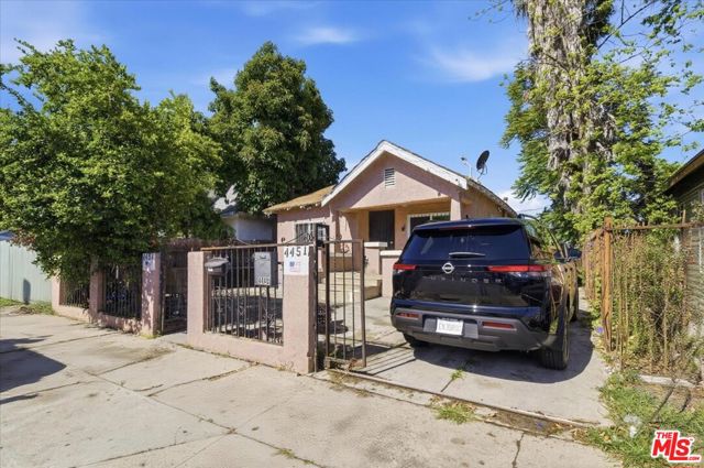 4451 Crocker Street photo 2