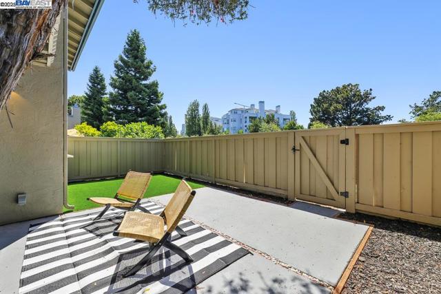 739 Aries Ln, Foster City CA: https://media.crmls.org/mediaz/d24e49ed-1834-49b1-874d-0e24bcb386c5.jpg