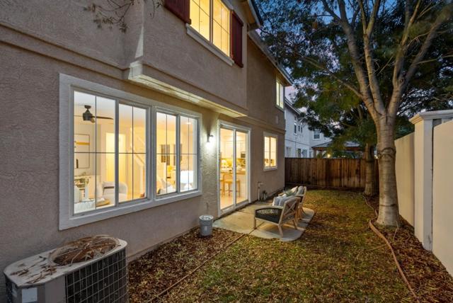 34298 Torrey Pine Lane, Union City CA: https://media.crmls.org/mediaz/d24e52bb-f194-4792-9cf4-956e7621672f.jpg