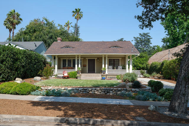 1036 N Chester Avenue, Pasadena CA: https://media.crmls.org/mediaz/d24e9d84-8093-4a18-9317-24533ea676f6.jpg