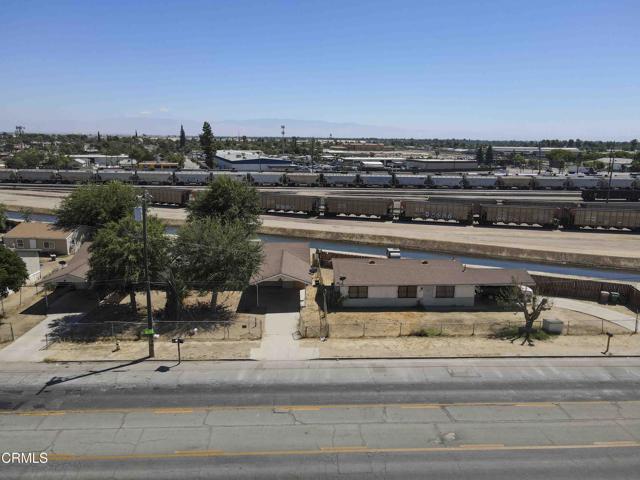 1859 Kentucky Street, Bakersfield CA: https://media.crmls.org/mediaz/d24e9dc3-8d7c-41d2-8223-7dba3b598063.jpg